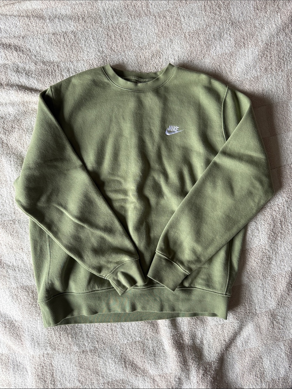 Nike Men's Crewneck Sweatshirt in Olive